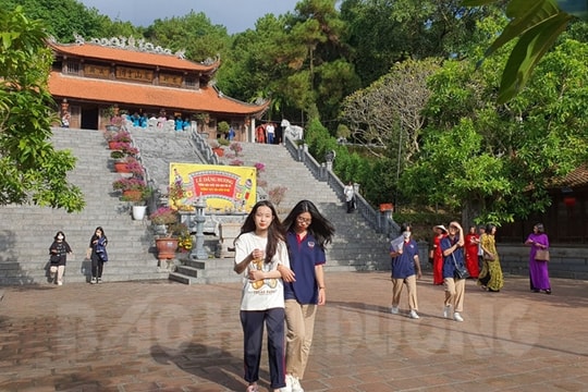 Đền thờ Chu Văn An - nơi tôn vinh đạo làm thầy